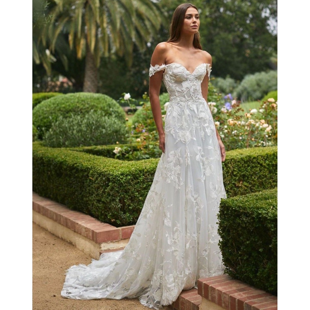 MONIQUE LHUILLIER CELESTINA Wedding Dress Size 6 Ivory Sweetheart Bridal